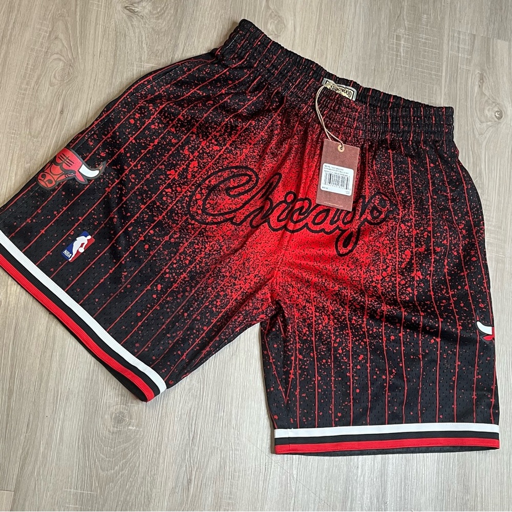 Mitchell & Ness Chicago Bulls‎ Re-Take Gradient Swingman Men's Shorts Sz Large